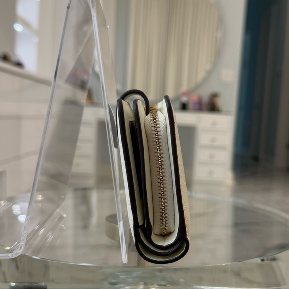 🌟SOLD🌟 NWT Kate Spade Leila Medium Compact Bifold Wallet - Picture 3 of 5